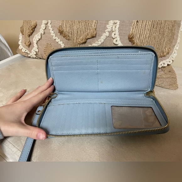 USED Michael Kors Light Blue Large Wallet Wristlet - Picture 3 of 4